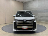 お車購入のポイントとなるフロントマスクです。上質で迫力あるデザインですね☆☆