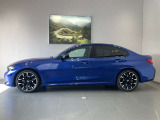 BMWではロングホイールベースの採用をしており、すべての車種に適用され、走行中の安定感の向上されております。また室内空間の広さにも貢献しております。