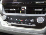 オートエアコンで車内はいつでも快適です♪
