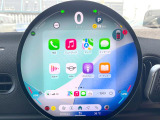 ●Apple Car Play:スマホとの有線接続で、ナビ・オーディオ再生などスマホのアプリ機能が画面でも使える便利機能です!