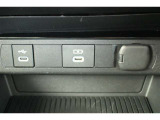 USBポート&12V電源