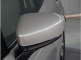 【ドアミラーウインカー】格好良さだけではなく対向車両からの視認性もよく安全に走行する為の安全装備のひとつです。