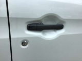 これは、便利!!アドバンストキー これをバックに入れておけばドアの施錠やエンジン始動が出来るんです。鍵を探さなくてもいいんです☆