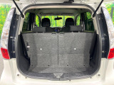 普段のお買い物や通勤、送迎等に十分な荷室スペースを確保しております。セカンドシートを倒すと、大きな荷物の積載も可能です♪