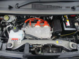 モーターによる力強くてスムースな走りに加えて、3つのドライブモードが未体験の運転感覚をもたらします。