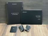 スマートキー2本、カードキー1本と保証書も付けてお納車させて頂いております。