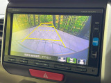 【バックカメラ】駐車時に後方がリアルタイム映像で確認できます。大型商業施設や立体駐車場での駐車時や、夜間のバック時に大活躍!運転スキルに関わらず、今や必須となった装備のひとつです!