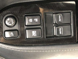 パワーウィンドは今や当たり前の機能ですが、無いと困る機能です。運転席からの操作で、全席の窓を振るオープンにしたり、フルクローズが可能です。