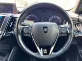 【純正革巻きステアリング】上質な革を使用することで、手にしっかり馴染みとても運転しやすいハンドルです♪