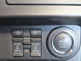 運転席からも操作できる両側パワースライドドア付きです。