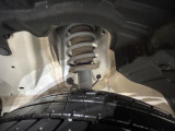 お車を安心してお乗りいただく為には、足回りの定期点検が欠かせません。サービスサポート(有償保証)では無料点検もご提供しており、安心のカーライフをお過ごしいただけるサポート体制が整っています。