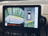 【パノラミックビューモニター】専用のカメラにより、上から見下ろしたような視点で360度クルマの周囲を確認することができます☆死角部分も確認しやすく、狭い場所での切り返しや駐車もスムーズに行えます。