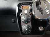 オートエアコンを装着しておりますので車内をお好みの快適な温度に保つことが可能です!
