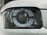 LEDヘッドライトは、点灯の瞬間から最大光量を発揮し、突然暗くなるトンネルなどでの安定感を高めます。