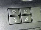 オートマチックハイビームとは、先行車や対向車のライトを認識し、ハイビームとロービームを自動で切り替える機能です。夜道の視界を確保します。詳細は販売店スタッフまでおたずねください。