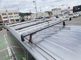 【ルーフ】開くと社内の雰囲気などガラッと変わります。風通し、日の入りが良くなり快適なドライブに♪