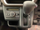 車両状態証明書には中古車をお選び頂く際に重要な、車のキズやヘコミ、修復歴の有無などの状態が詳細に記されています。車両状態証明書をご確認頂いた上で、現車のご確認をお願い致します。