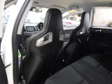 ようこそオートエムワンへ!この度は弊社在庫車輛を、ご覧頂きまして誠に有難う御座います。豊富な自社在庫からお好みのお車をお選び下さいませ。