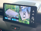 【マルチビューカメラシステム】専用のカメラにより、上から見下ろしたような視点で360度クルマの周囲を確認することができます☆死角部分も確認しやすく、狭い場所での切り返しや駐車もスムーズに行えます。