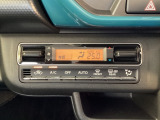 温度の設定のみで快適な風量やモードなどを自動調整してくれるフルオートエアコンを装備!