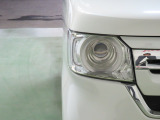 LEDヘッドライトは、点灯の瞬間から光量を発揮し、突然暗くなるトンネルなどでの安定感を高めます。