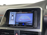 バックモニター付なので後退時に後方が見えるので安心。 車は構造上、死角がたくさんなので万が一を考えると必須ですね。 あくまで補助の為の装備、バックは目視で確認する事が重要ですよ。