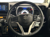 アクセルペダルで加速/減速しながら、希望の車速に調整できるアダプティブクルーズコントロール装備