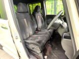 運転席シート廻りは使用感も少なく、良好な状態となっています。丁寧に使われていたことがよくわかりますね。