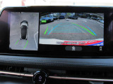 車の真上から見下ろしたような360度視界の良い『アラウンドビューモニター』です♪♪ 苦手な狭い駐車場、暗い所でも確認ができてとっても安心です♪♪