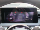 メーター内のカラーデイスプレイには運転をサポートする情報を表示します。