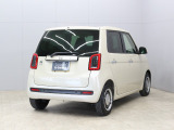 ボディクリーニング後、愛車をピカピカの状態へ保護する『ボディコーティング』をおススメです。 水垢が付きにくくなり、汚れもおとしやすいので、愛車のお手入れが楽になります。 愛車の綺麗を保ちたい方に♪