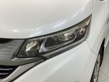 LEDヘッドライトは、点灯の瞬間から最大光量を発揮し、突然暗くなるトンネルなどでの安定感を高めます。