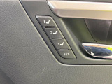 【メモリー機能付きパワーシート】ドライバーごとに設定したシート位置を記憶して、ボタン一つで切り替えできる便利な機能!運転する方が複数名いらっしゃるご家庭におすすめです♪