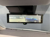 スマートルームミラーも付いてます☆後方ピラーや荷物、後席に同乗している方や曇りなど視界が遮られた場合でも後方カメラからの映像で安全確認をすることが出来て安心です☆