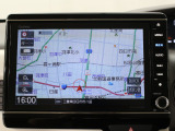 【純正8インチナビ】使いやすいナビ操作にオーディオ機能も充実!Bluetooth接続で運転中のハンズフリー電話や好みの音楽を車内に流す事が出来ます。ラインナップや車種に応じて豊富な機能が使用可能♪