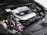 M20A-FXS型 2.0L 直4 DOHCエンジンと3NM型 交流同期電動機のハイブリッドシステム搭載、FF駆動です。