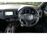 ドライバーを包み込み 運転の期待が高まるコックピット