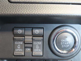 運転席からも操作できる両側パワースライドドア付きです。