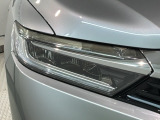 LEDヘッドライトは、点灯の瞬間から最大光量を発揮し、突然暗くなるトンネルなどでの安定感を高めます。