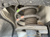 お車を安心してお乗りいただく為には、足回りの定期点検が欠かせません。サービスサポート(有償保証)では無料点検もご提供しており、安心のカーライフをお過ごしいただけるサポート体制が整っています。