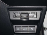 新しい時代の到来!便利なスマートキー付です。プッシュエンジン式スタートスイッチが新鮮さを感じます。ポケットに鍵を入れたままでもエンジン始動致します。まずは体験してみて下さい