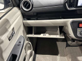取り出しやすく、しまいやすい収納スペースが満載です。ティッシュやペットボトル等、用途に合わせた収納が可能ですので、使い方はあなた次第!