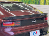 【リヤスポイラー】スポーツカーらしさがグッと引き立つリヤスポイラーを装着♪高速走行時のスタビリティ(走行安定性)向上に役立ちます。