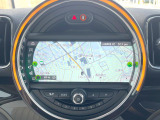 ●純正ナビ:一体感のあるナビは、高級感ある車内を演出してくれます。Bluetooth再生などオーディオ機能も充実しておりますので、運転もより楽しめます♪