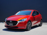 世界統一名称の『MAZDA2』となったコンパクト。「Be a Driver」のスローガンのもと、最適なドライビングポジションを提供できる室内空間と思い通りの走行性能を持った、クラスを超えたお車です!