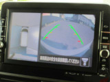 自車を真上から見下ろすように映し出すので周囲の状況が分かるアラウンドビューモニター搭載。フロントカメラとしても使用できます。車庫入れなど苦手な人の頼りになる助っ人です。
