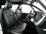 高いホールド性で運転姿勢が安定します。長距離ドライブでも疲れにくいのが魅力です。快適なドライビングライフをお送りください♪