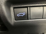 後ろが狭くてもサッと積める。途中で止められる安心のバックドア。後ろの駐車スペースが狭い時に重宝しますよ♪