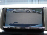 バックカメラ装備しております。駐車時に大変役に立ちますよ。駐車が苦手な方にも便利機能です。