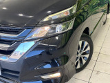 【LEDヘッドライト】悪天候や夜間走行時も良好な視界を確保し安心して運転できる高輝度LEDヘッドライトを装備!点灯速度が早く、消費電力も抑えられています。